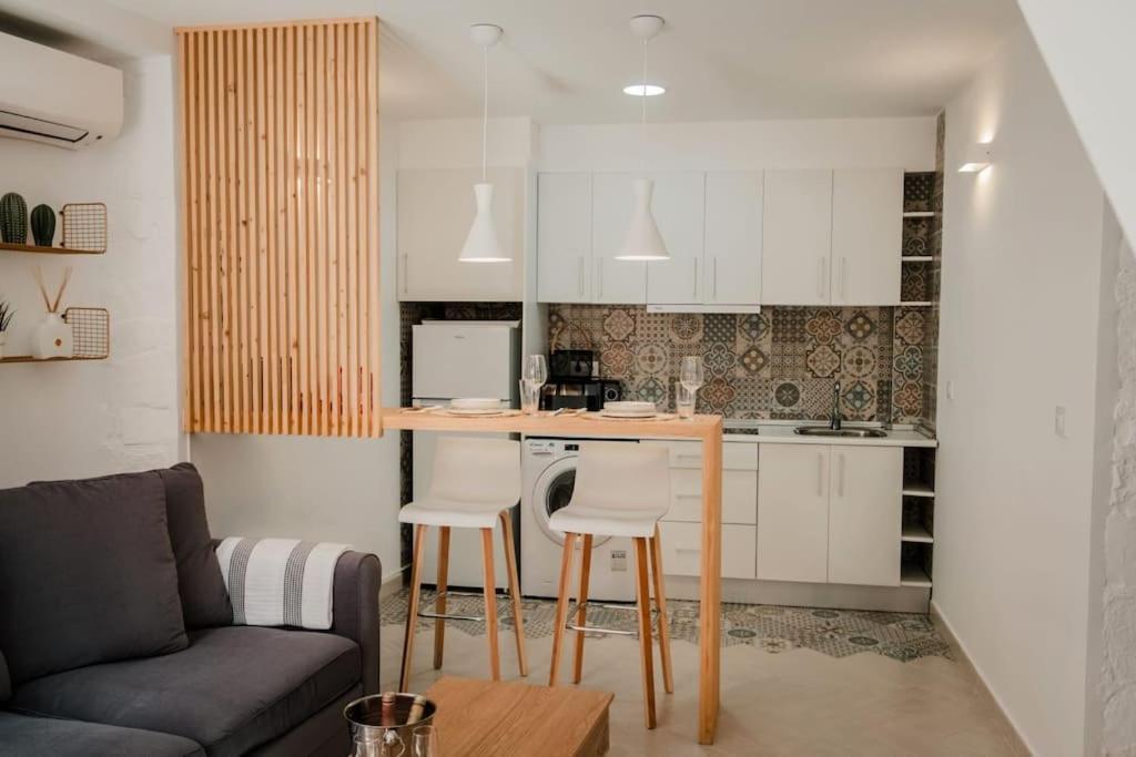 Compleet En Modern Appartement In Het Authentieke Stadshart Villajoyosa Exteriör bild