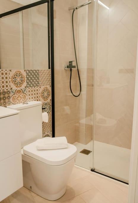 Compleet En Modern Appartement In Het Authentieke Stadshart Villajoyosa Exteriör bild