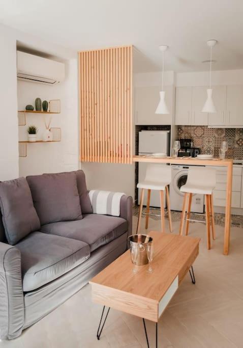 Compleet En Modern Appartement In Het Authentieke Stadshart Villajoyosa Exteriör bild